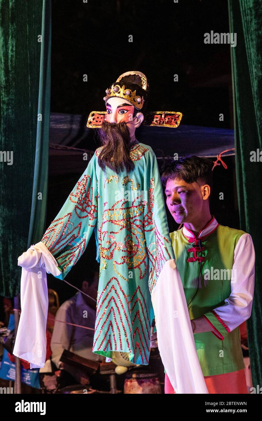 Man performs puppet show hires stock photography and images Alamy