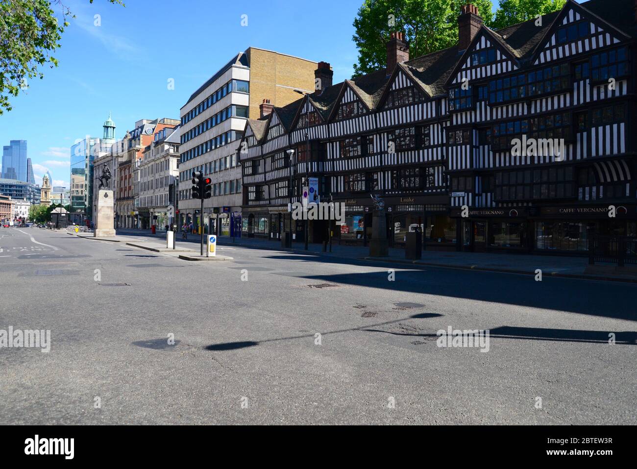 Empty high street london hi-res stock photography and images - Alamy