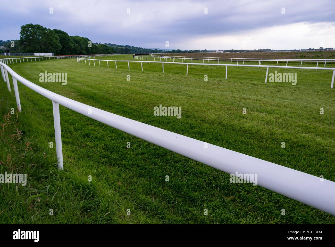 Racecourse railing hires stock photography and images Alamy