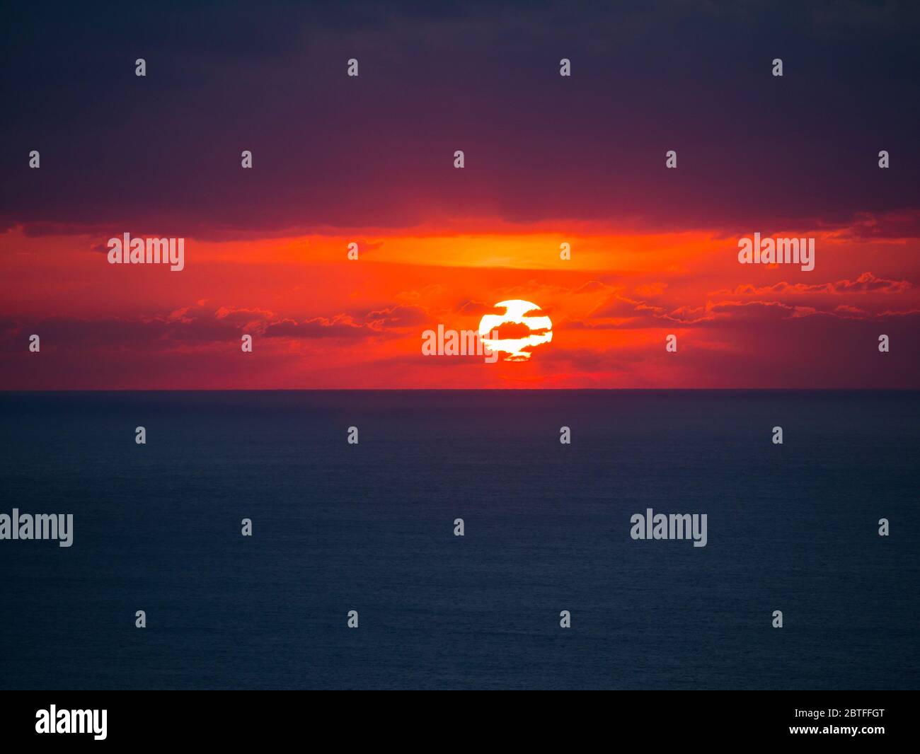 Orange yellow fading sunlight hires stock photography and images Alamy