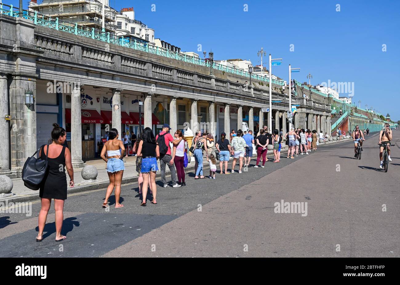 Lockdown public toilets hi-res stock photography and images - Alamy