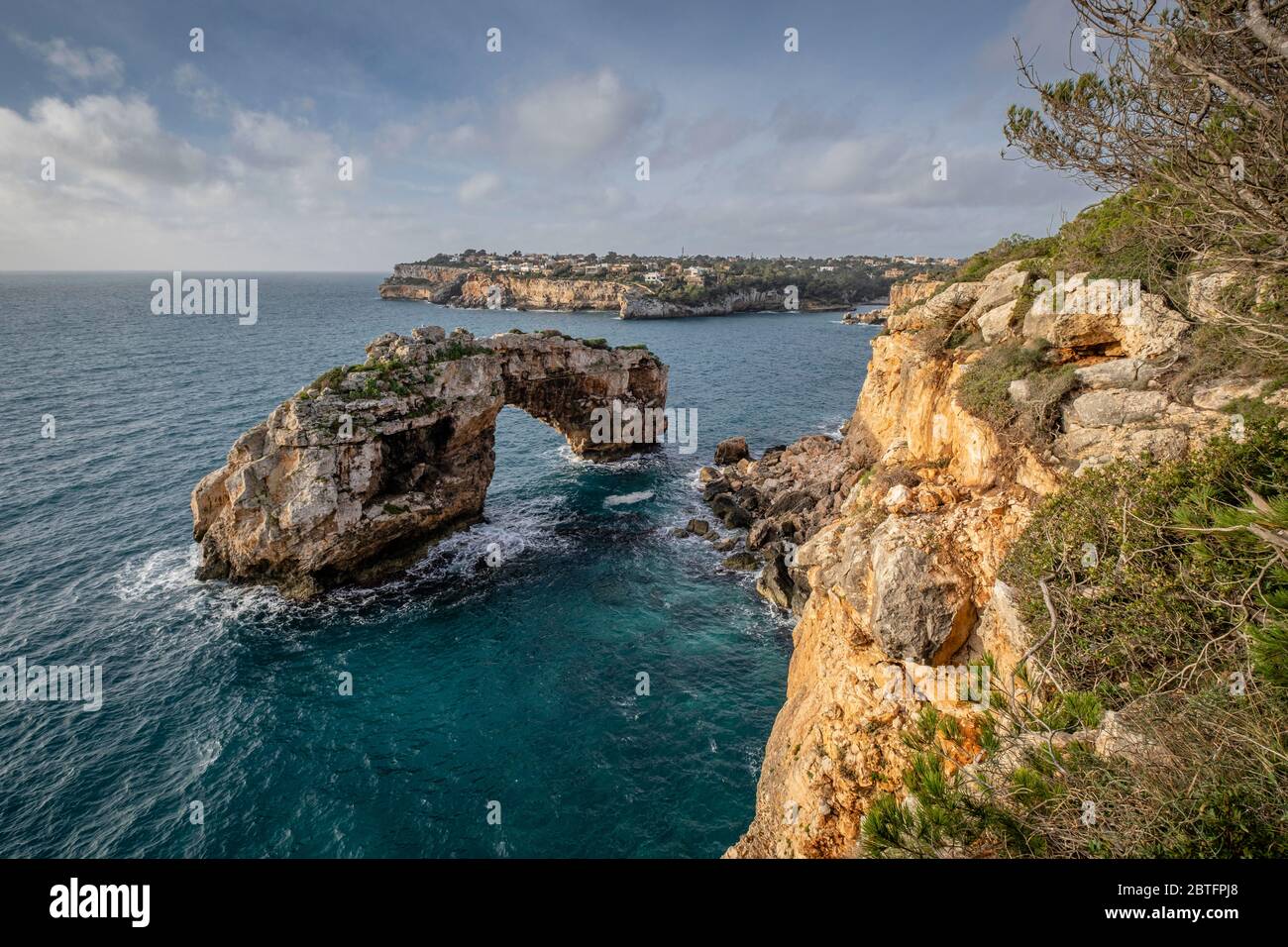 Es Pontas, puente natural de roca, Santanyi, Mallorca, Balearic Islands, Spain. Stock Photo