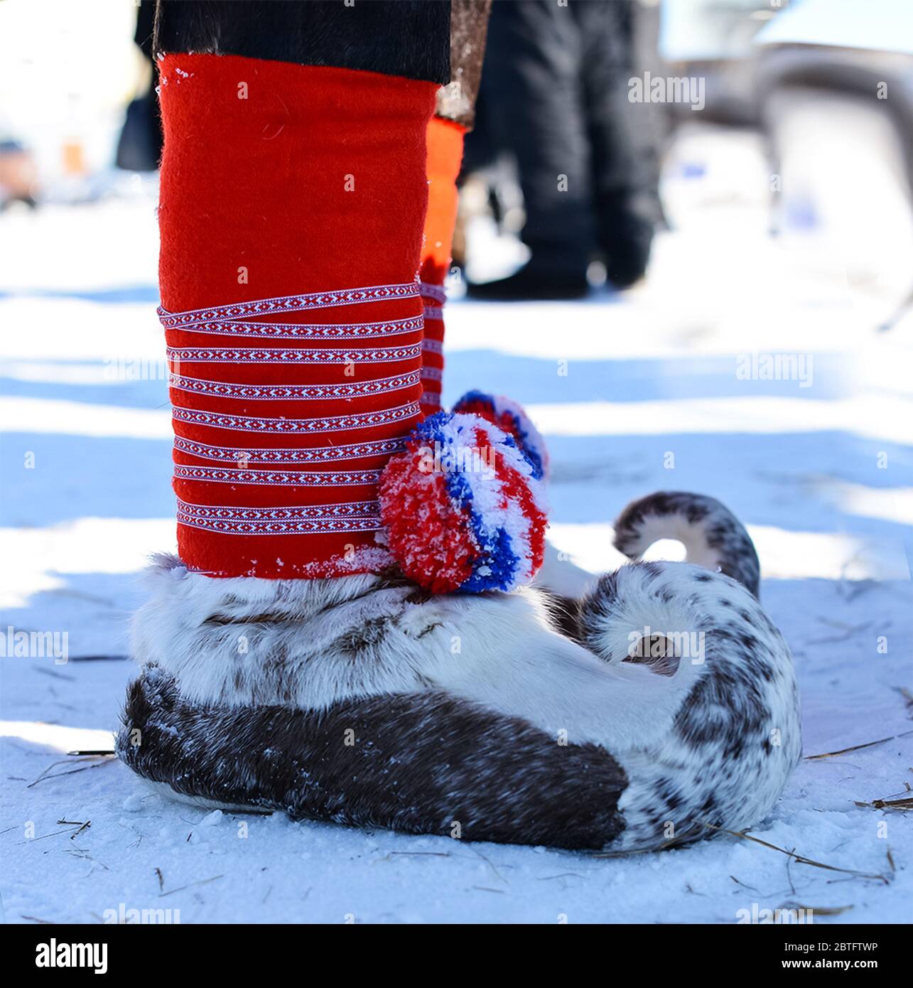Warm unta Eskimostiefel oder Inuitstiefel shoes. Shoes of the peoples of  the north Stock Photo - Alamy