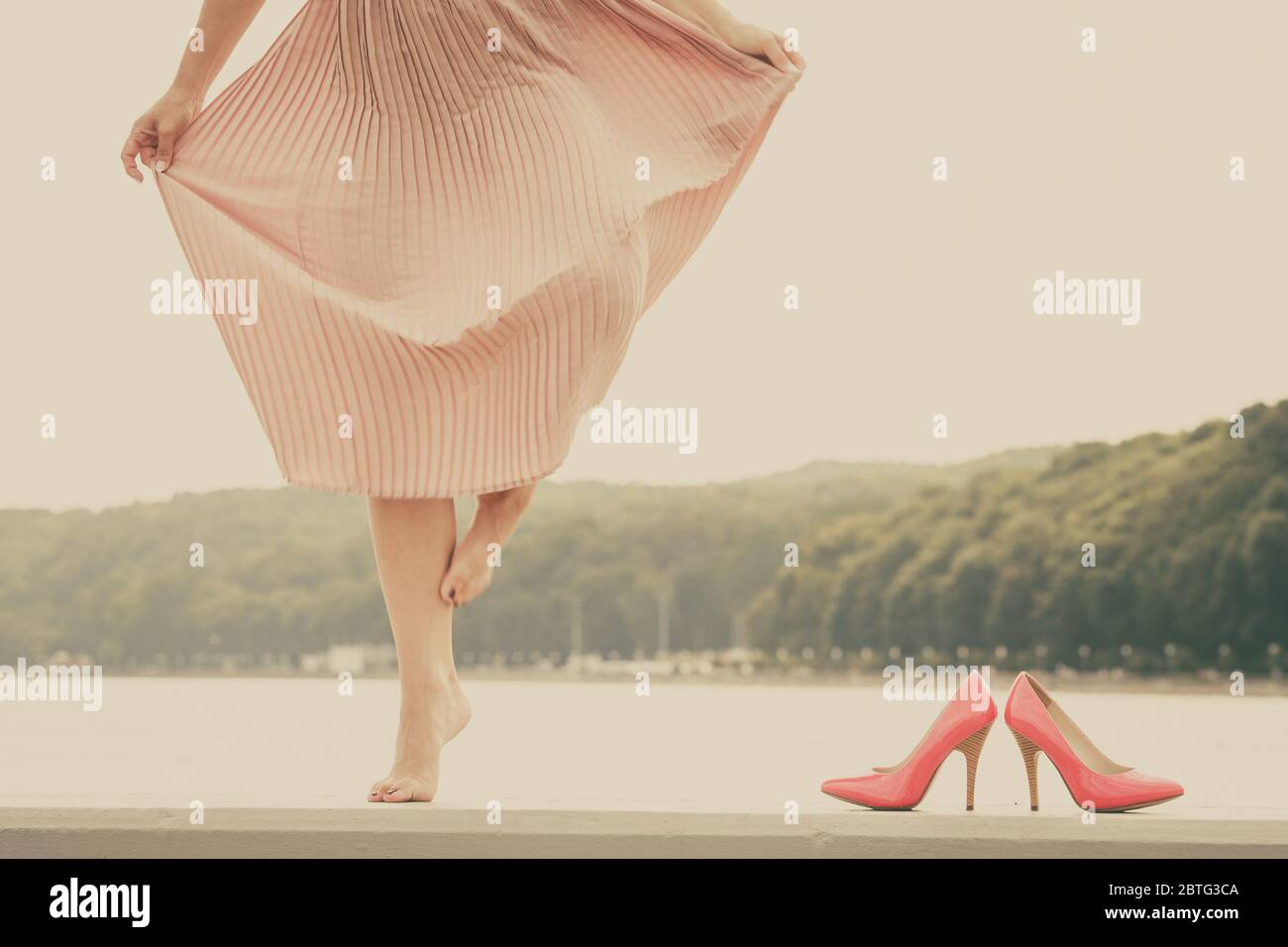 Woman without clothes hi-res stock photography and images - Alamy