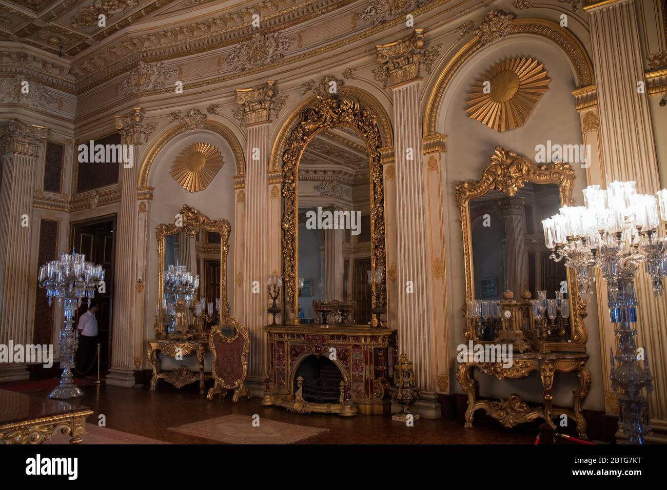 Chandelier dolmabahce palace istanbul hi-res stock photography and ...