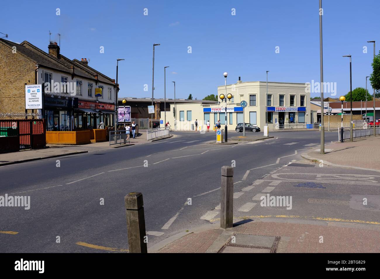 Tesco Espress Garratt Lane, Tooting/wimbledon border, London Stock Photo Alamy