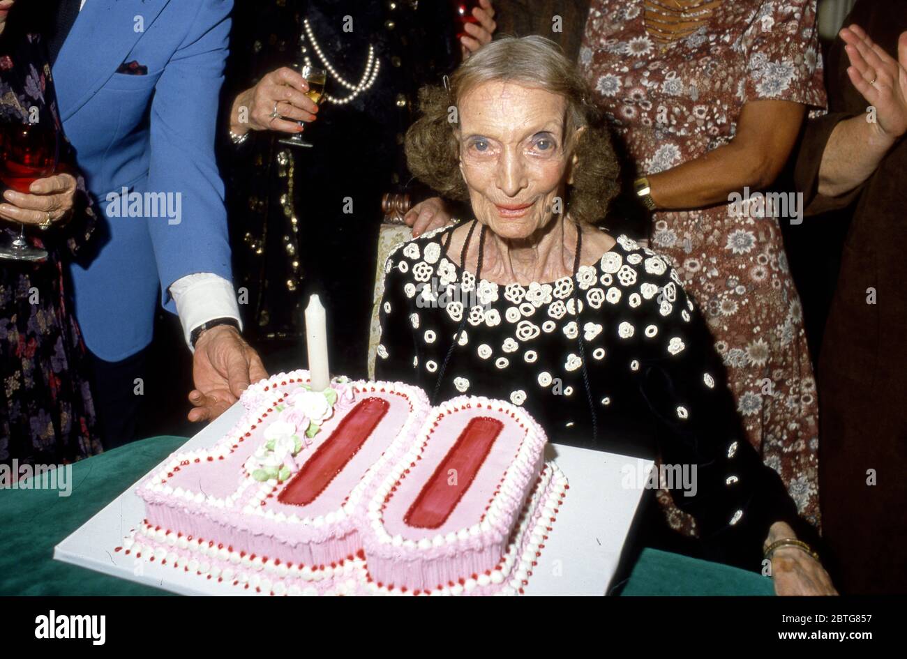 Actress Estelle Winwood celebrates her 100th birthday in 1983 Stock Photo
