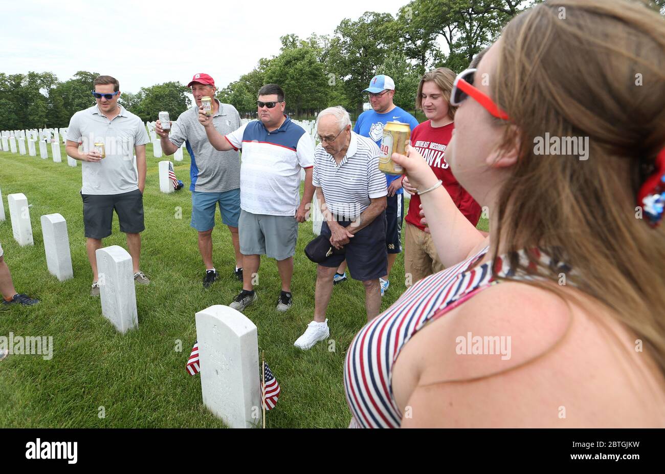 Memorial toast hi-res stock photography and images - Alamy