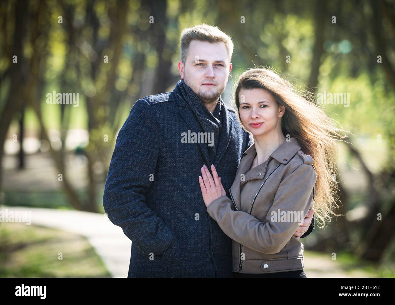 Man woman in summer park hi-res stock photography and images - Alamy