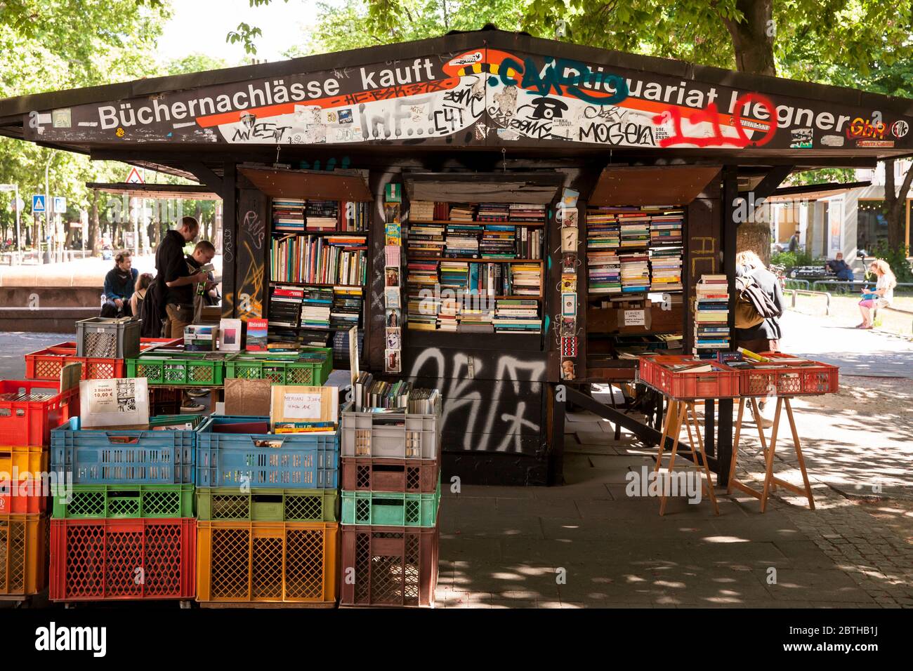 the antiquarian bookshop Hegner on Kaiserplatz, Bonn, North Rhine-Westphalia, Germany.  das Buecherantiquariat Hegner auf dem Kaiserplatz, Bonn, Nordr Stock Photo