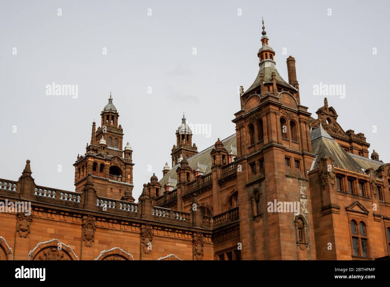 Looking up at the exterior architecture of the Kelvingrove Art Gallery ...