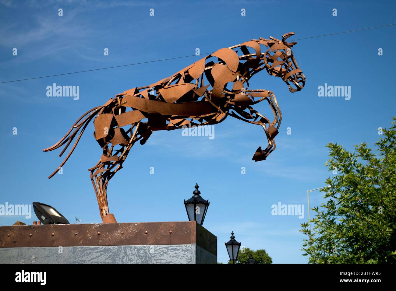Horse sculpture at The Racehorse pub, Warwick, Warwickshire, England