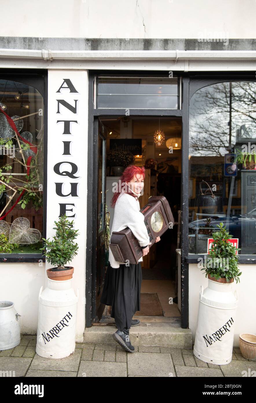 Antique clock shop hires stock photography and images Alamy