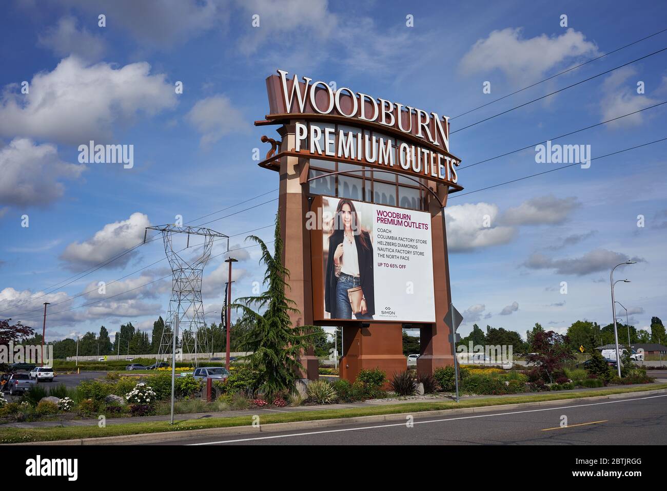 Converse on sale woodburn outlet