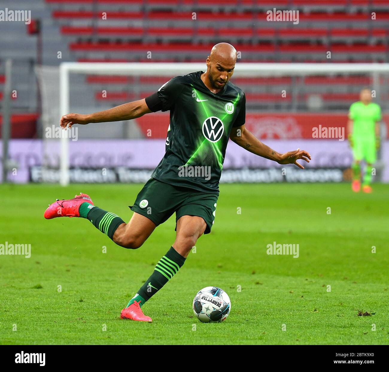 Leverkusen, Germany. 26th May, 2020. Leverkusen, Germany, May 26 2020: Football Bundesliga, matchday 28, Bayer 04 Leverkusen - VfL Wolfsburg, Anthony Brooks (Wolfsburg) Credit: Juergen Schwarz/Alamy Live News Stock Photo