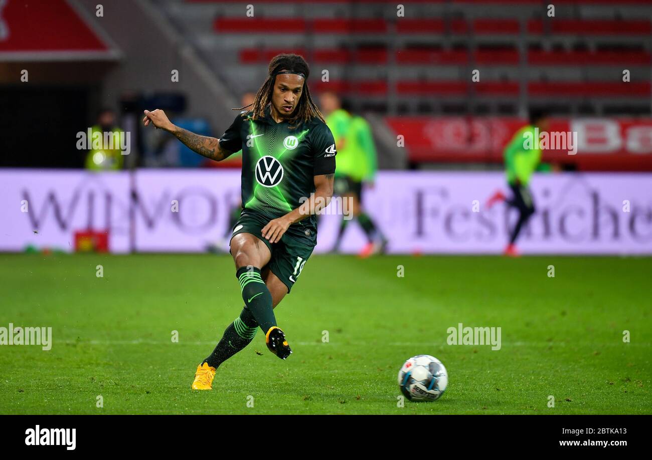 Leverkusen, Germany. 26th May, 2020. Leverkusen, Germany, May 26 2020: Football Bundesliga, matchday 28, Bayer 04 Leverkusen - VfL Wolfsburg, Kevin Mbabu (Wolfsburg) Credit: Juergen Schwarz/Alamy Live News Stock Photo