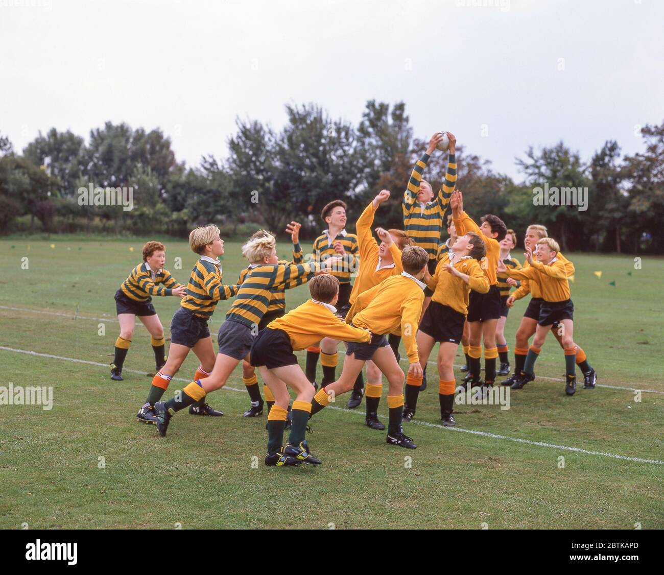 School boy's rugby teams lineout, Surrey, England, United Kingdom Stock Photo
