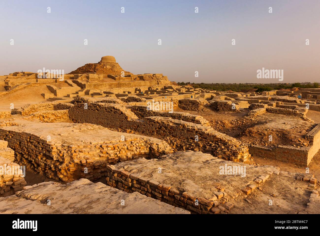 Mohenjo daro, Buddhist stupa, Indus Valley Civilisation, 2500 BCE, Larkana District, Sindh Province, Pakistan, South Asia, Asia Stock Photo