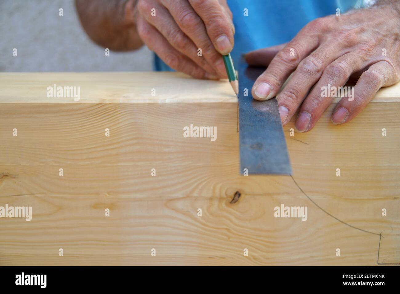 Dovetail joint table hires stock photography and images Alamy