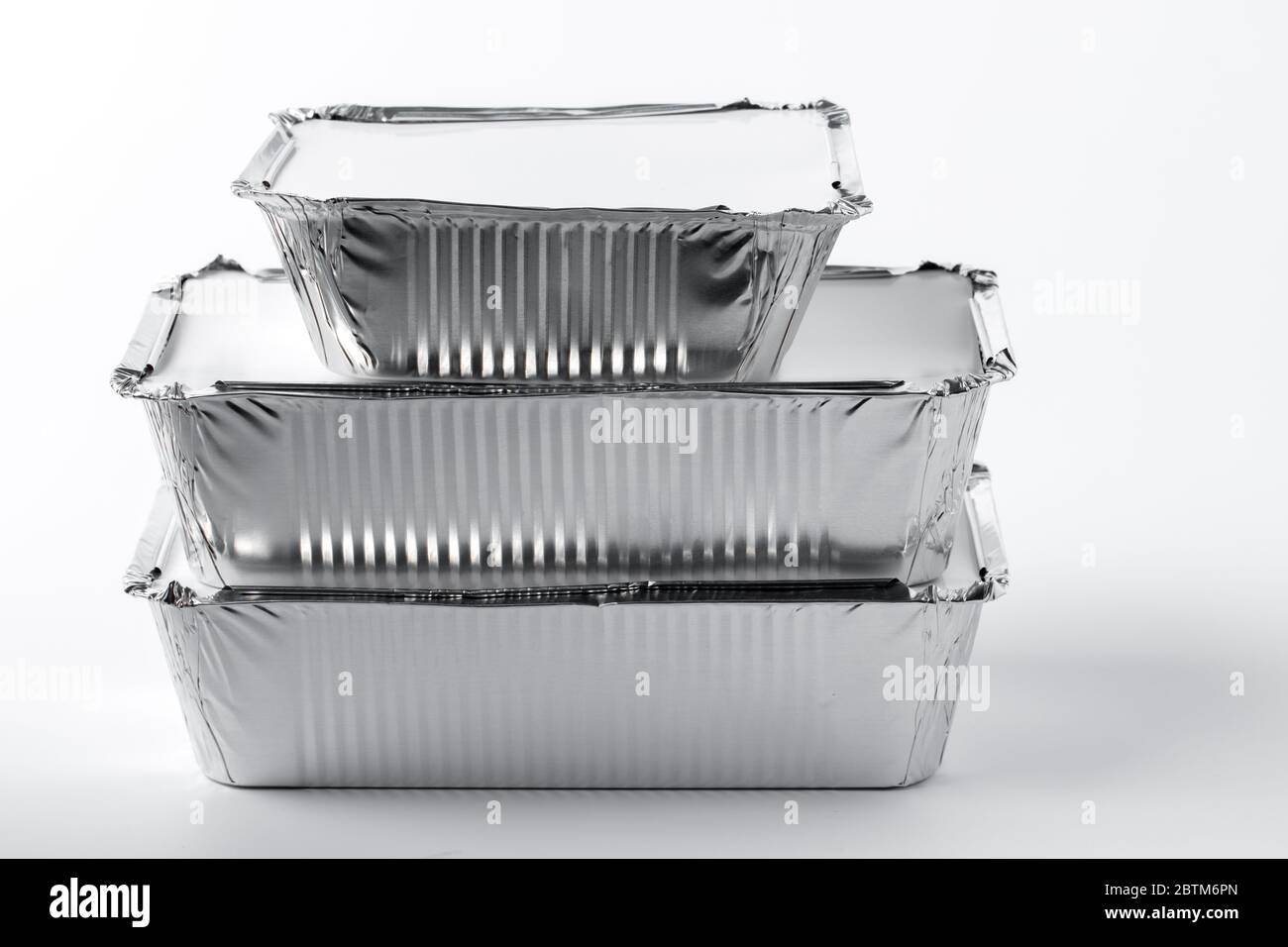 ALUMINIUM FOIL TAKEAWAY FOOD CONTAINERS Stock Photo - Alamy