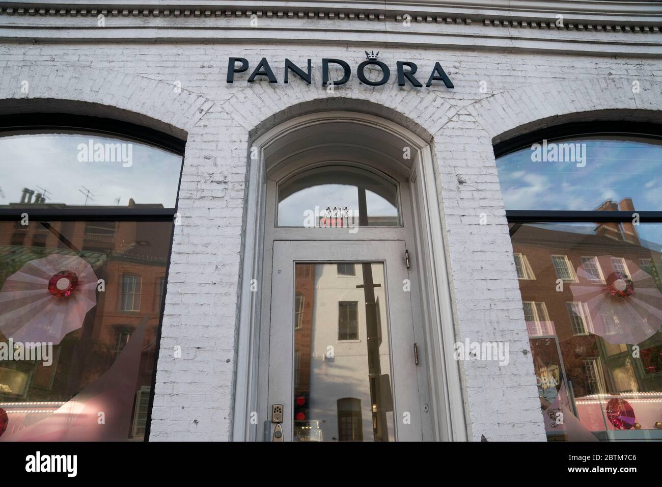 Jewelry store close to my location deals