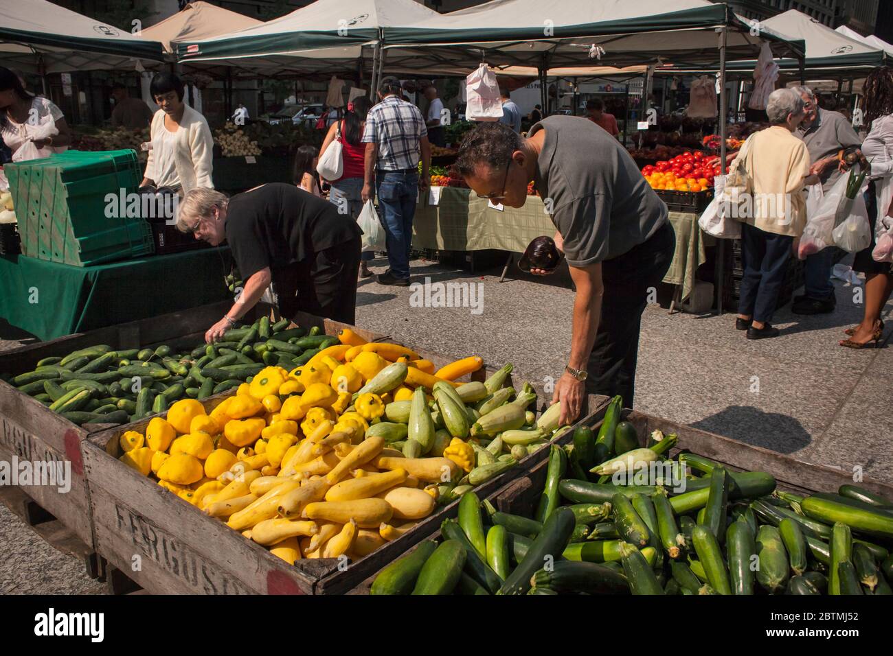 Vegetable market usa hires stock photography and images Alamy