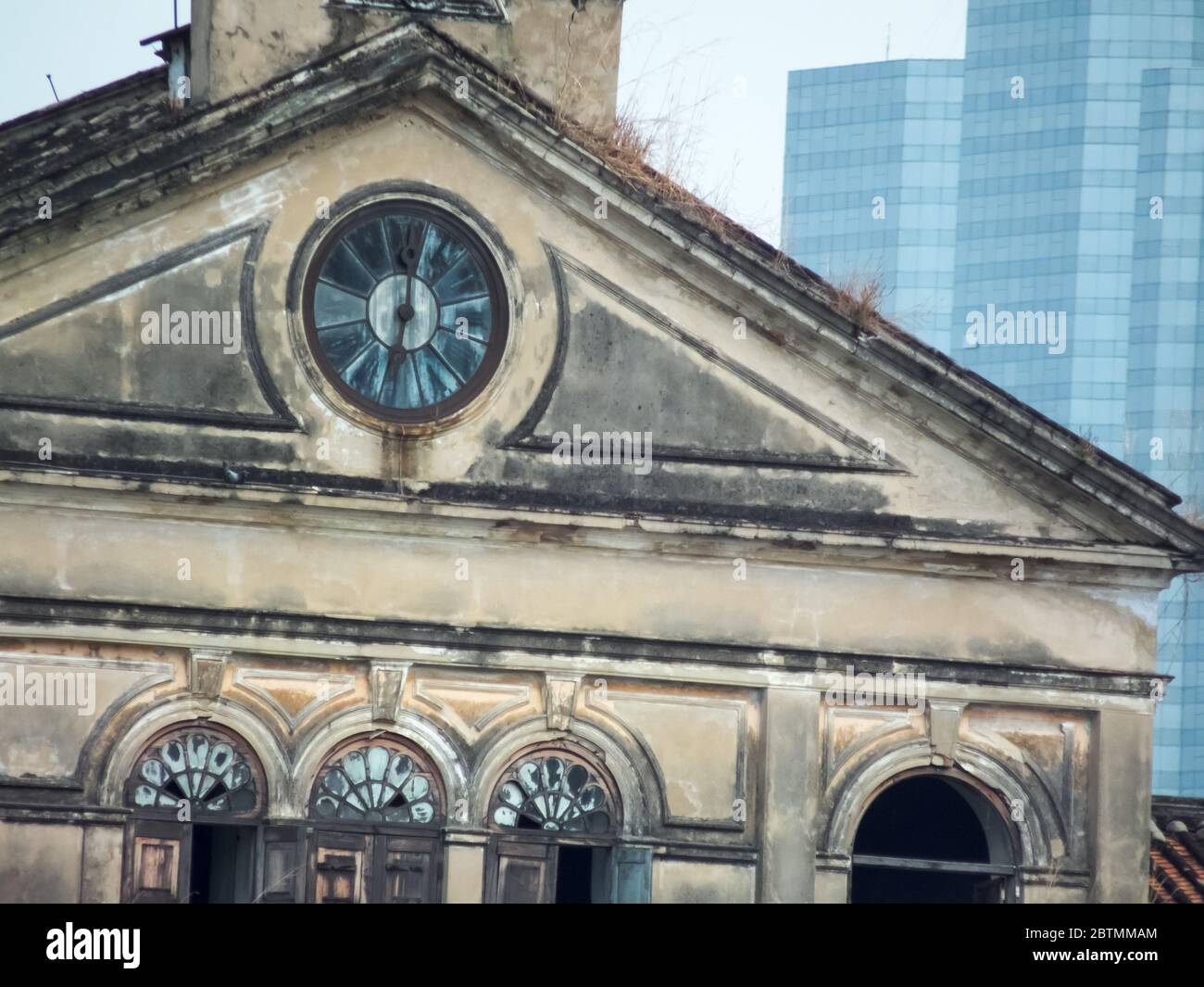 Old buildings abandoned over 100 years old. Chao Phraya River, Bangkok, Thailand. Stock Photo