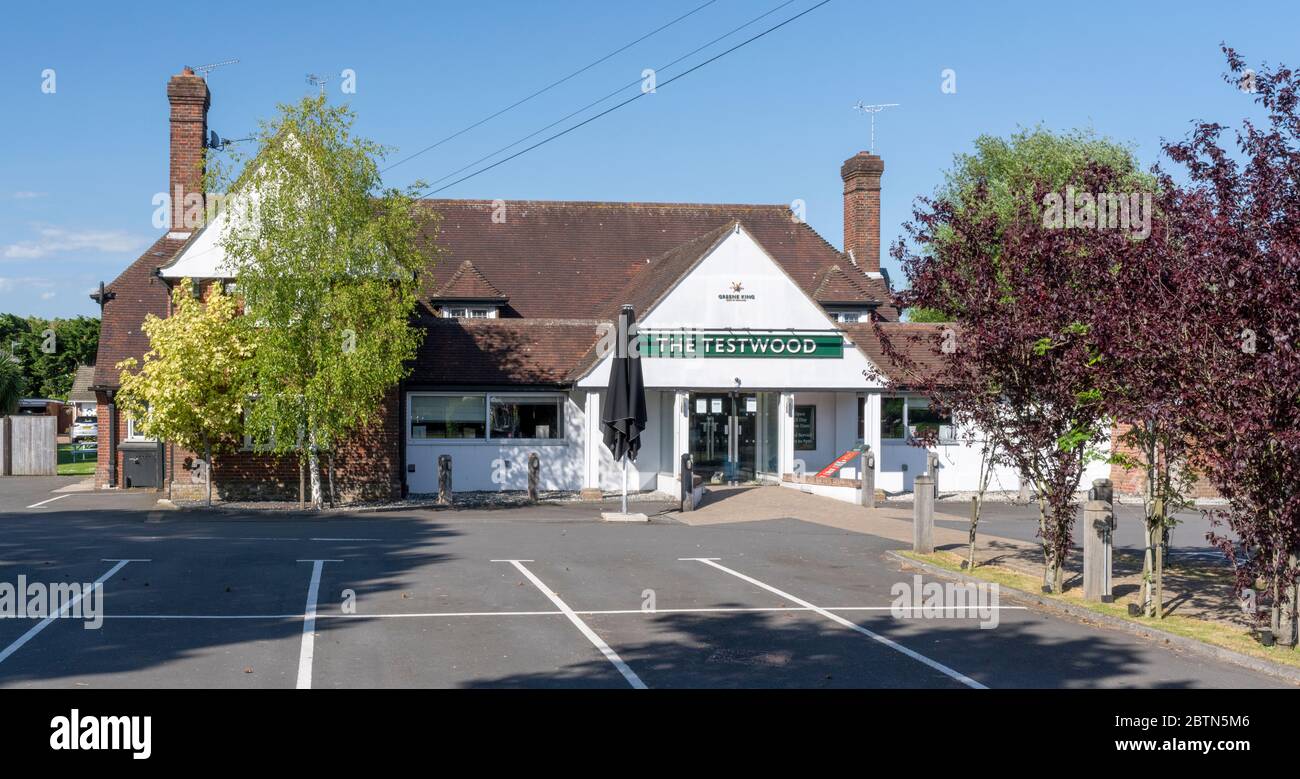 The Testwood public house, a Greene King pub, Salisbury Road, Totton, Hampshire, England, UK Stock Photo