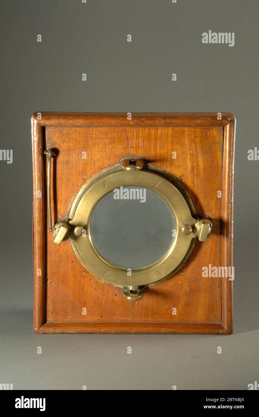 Ships portholes hi-res stock photography and images - Alamy