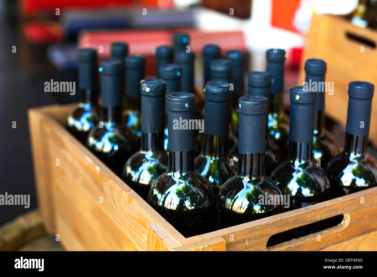 Download Wooden Wine Box High Resolution Stock Photography And Images Alamy Yellowimages Mockups