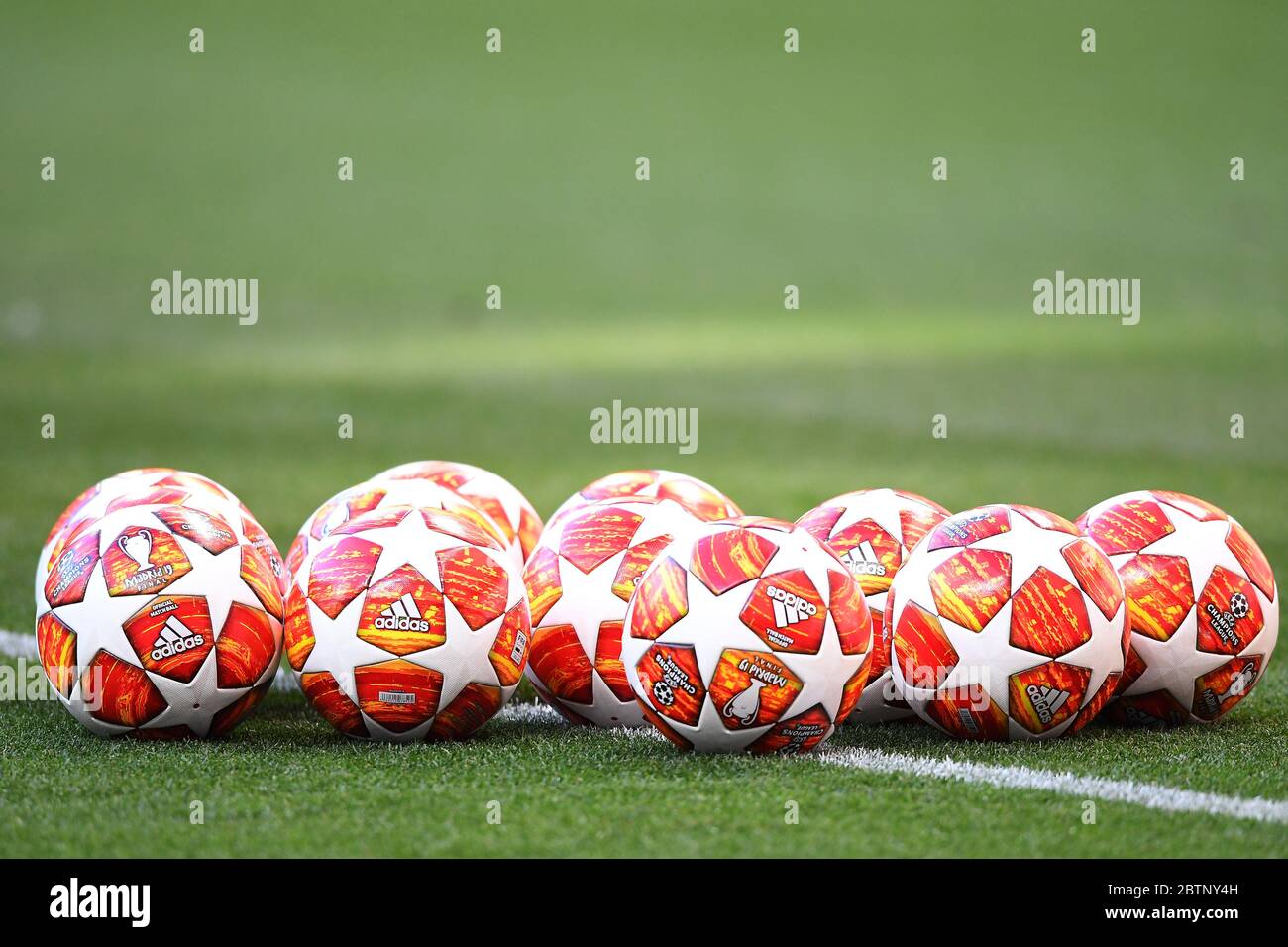 ADIDAS UEFA CHAMPIONS LEAGUE OFFICIAL MATCH BALL 2018-19