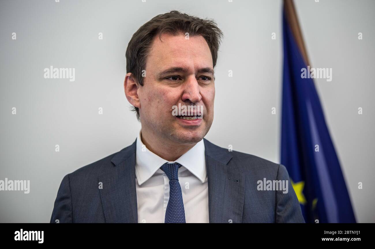 Munich, Bavaria, Germany. 27th May, 2020. Justizminister of Bavaria GEORG EISENREICH. Due to a rise of anti-Semitic activities and crimes throughout Germany and specifically over 300 in Bavaria alone, the Bavarian Justizminister has issued a warning regarding the spreading of anti-semitic conspiracy theories, Holocaust relativization via the protests against the anti-Corona protests. Due to this, the Oberstaatsanwalt (head state attorney) Andreas Franck has produced a manual entitled 'Antisemitische Straftaten erkennen'' (Recognize Antisemitic Crimes) which Justizminister Georg Eisenreich Stock Photo