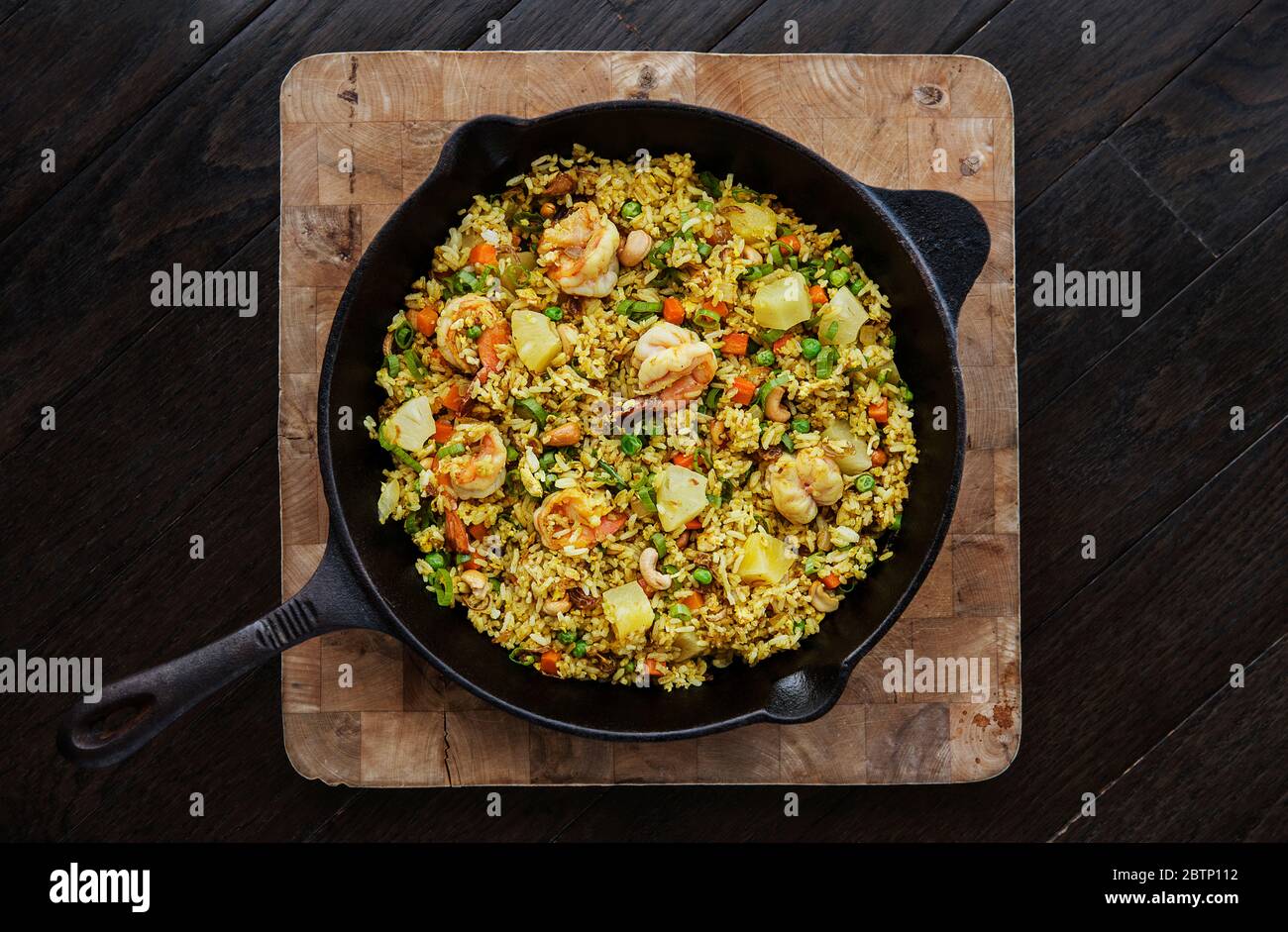 Thai shrimp fried rice with pineapple Stock Photo - Alamy