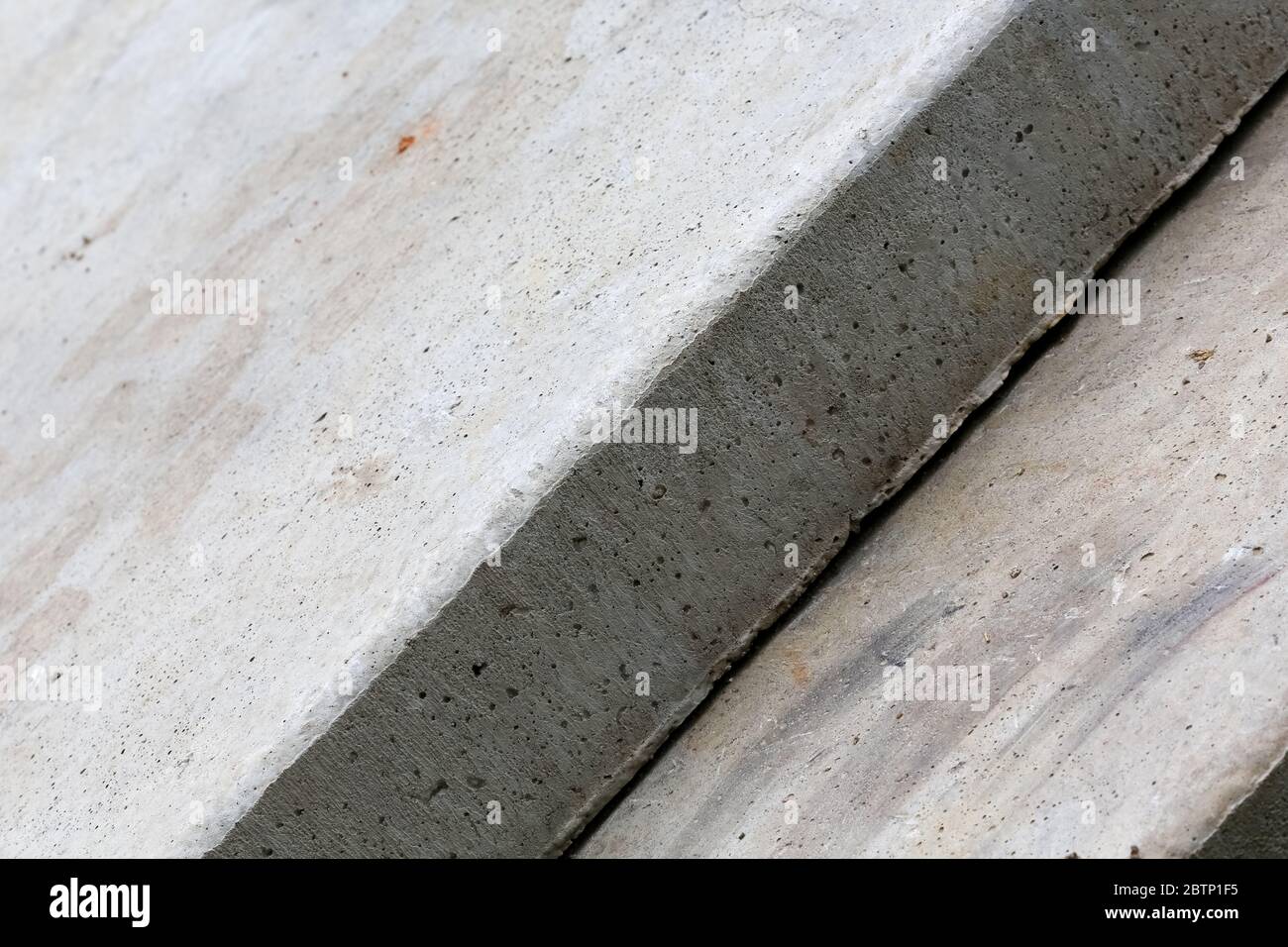 Large structural elements in the form of concrete slabs are usually