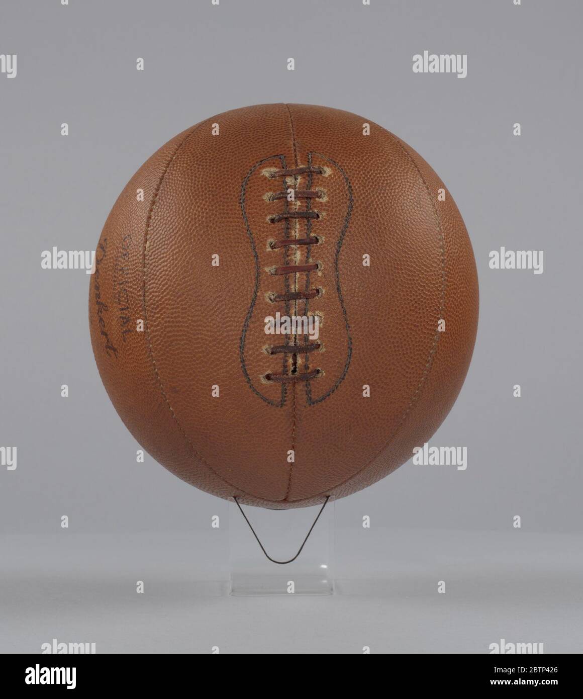 18 holes hires stock photography and images Alamy