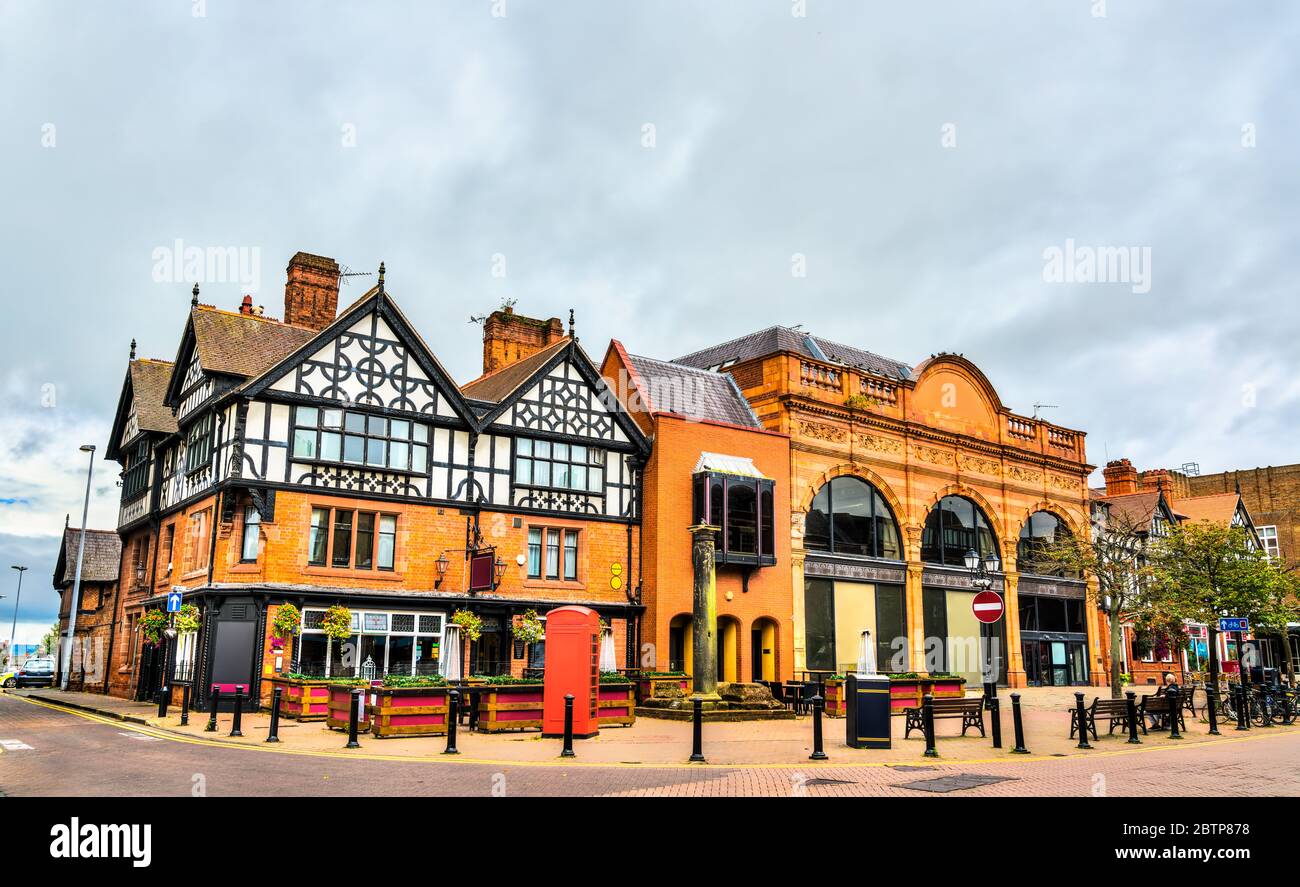 Traditional Tudor English style houses in Chester, England Stock Photo Alamy