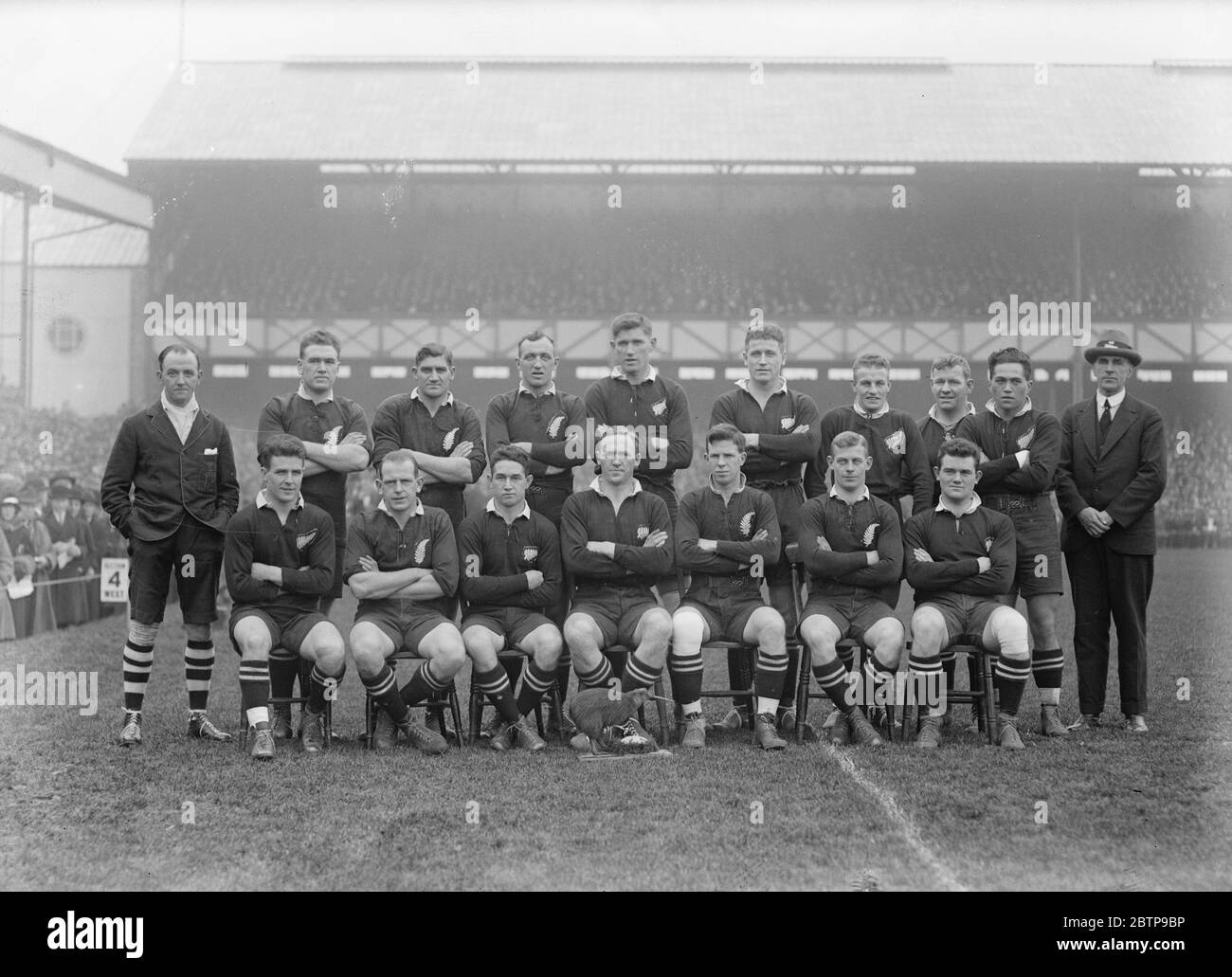 New Zealand defeat England in rugby match at Twickenham The New Zealand team Standing Read Masters , Son White , James Parker , Cyril Brownlie , Maurice Brownlie , Bert Cooke , Bull Irvine and George Nepia Seated Neil McGregor , Quentin Donald , Jimmy Mill , Jock Richardson ( captain ) , Mark Nicholls , Snowy Svenson and John Steel 3 January 1925 Stock Photo