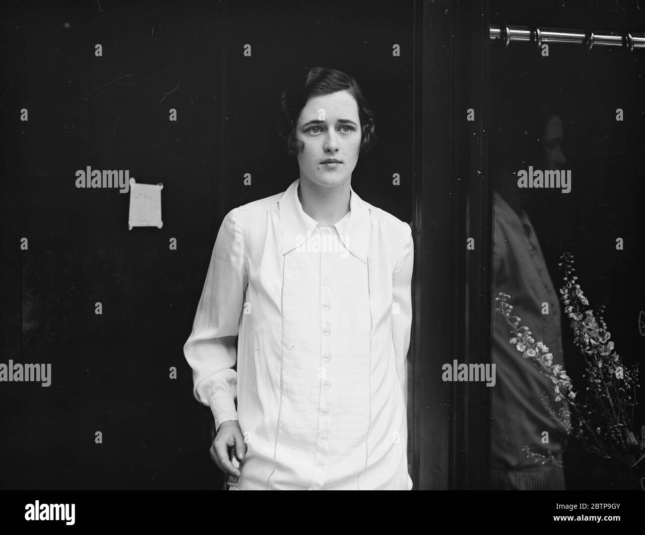 Society beauty opens a shop Mrs Dudley Coats standing in the door way of 10 , Davies Street , W , where she has opened a shop specialising in scent and feminine trifles 11 July 1925 Stock Photo