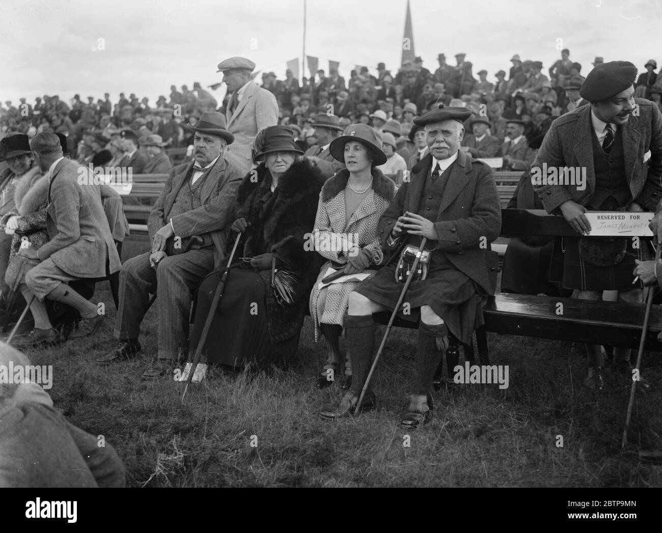 Aboyne highland games . Left to right : Lord Swaythling , Lady Shaw , Lady Swaythling , and Lord Shaw . 9 September 1926 Stock Photo