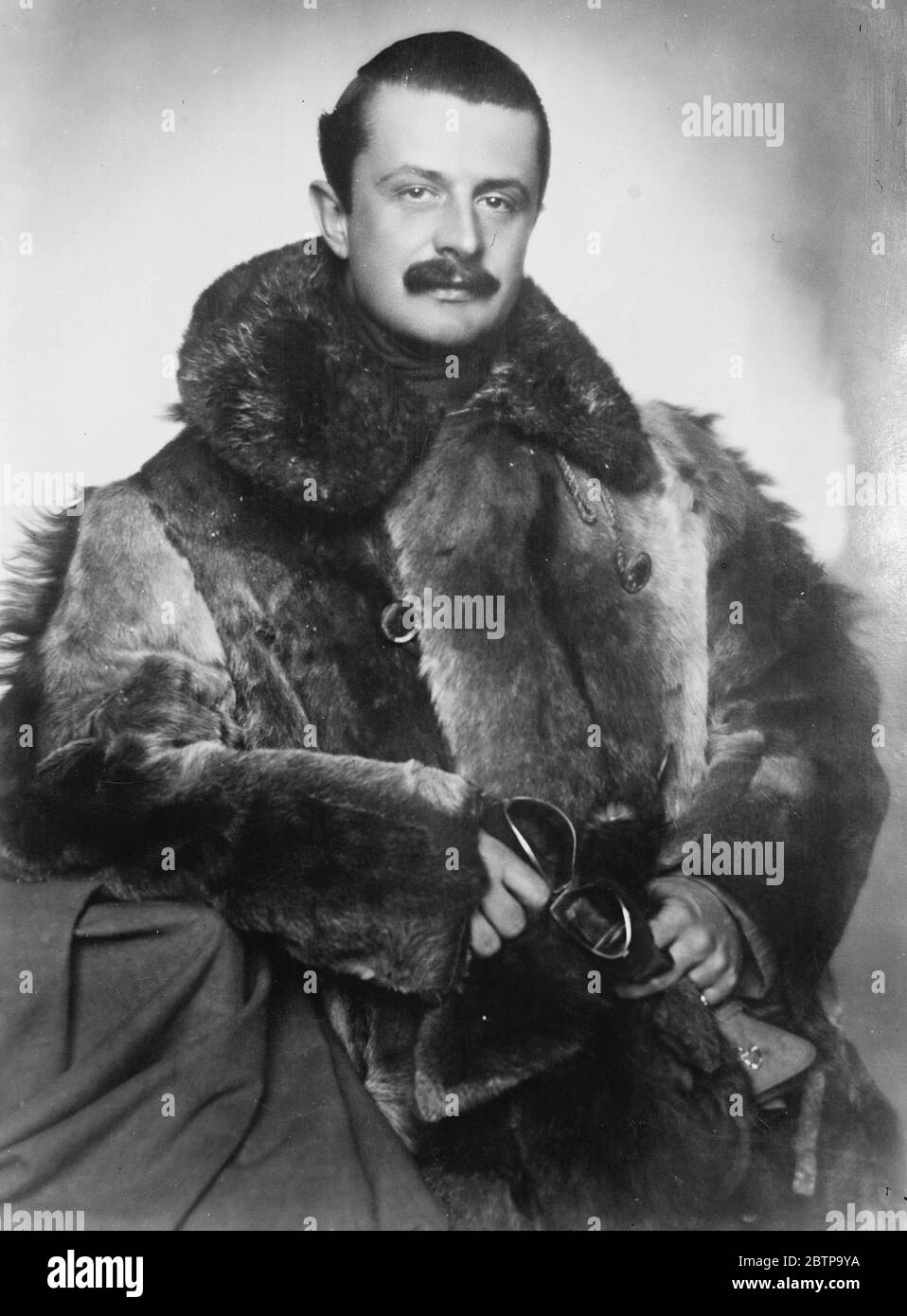 Count Ulrich Ferdinand Kinsky , Hungary ' s most famous racing motorist ...