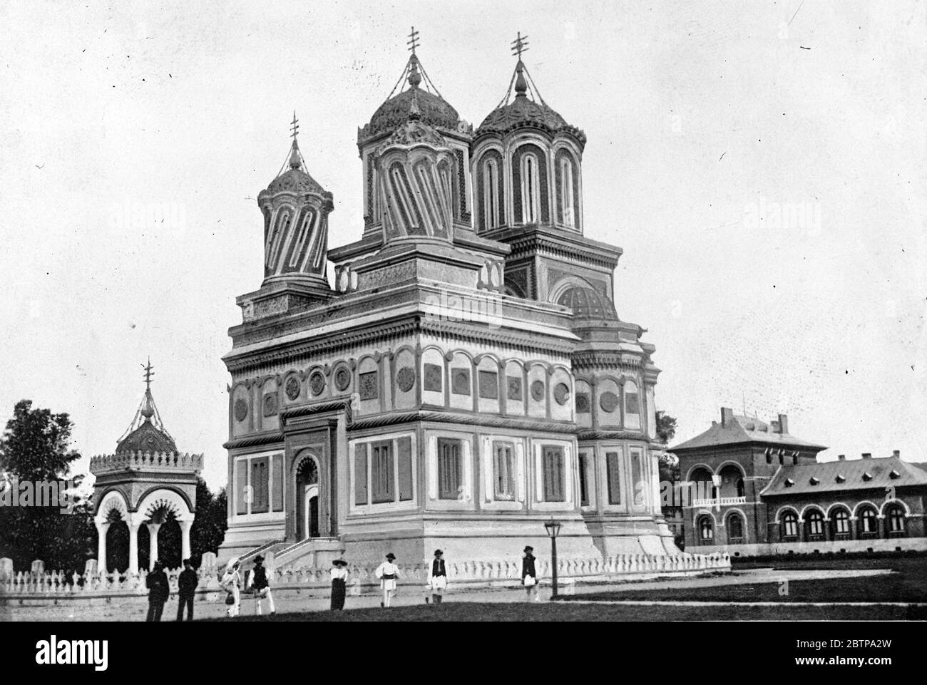 Romanian Royal funeral . To take place at famous 15th century monastery in the hills . At Curtea de Arges , the Cathedral , It is attached to the monastery . 20 July 1927 Stock Photo