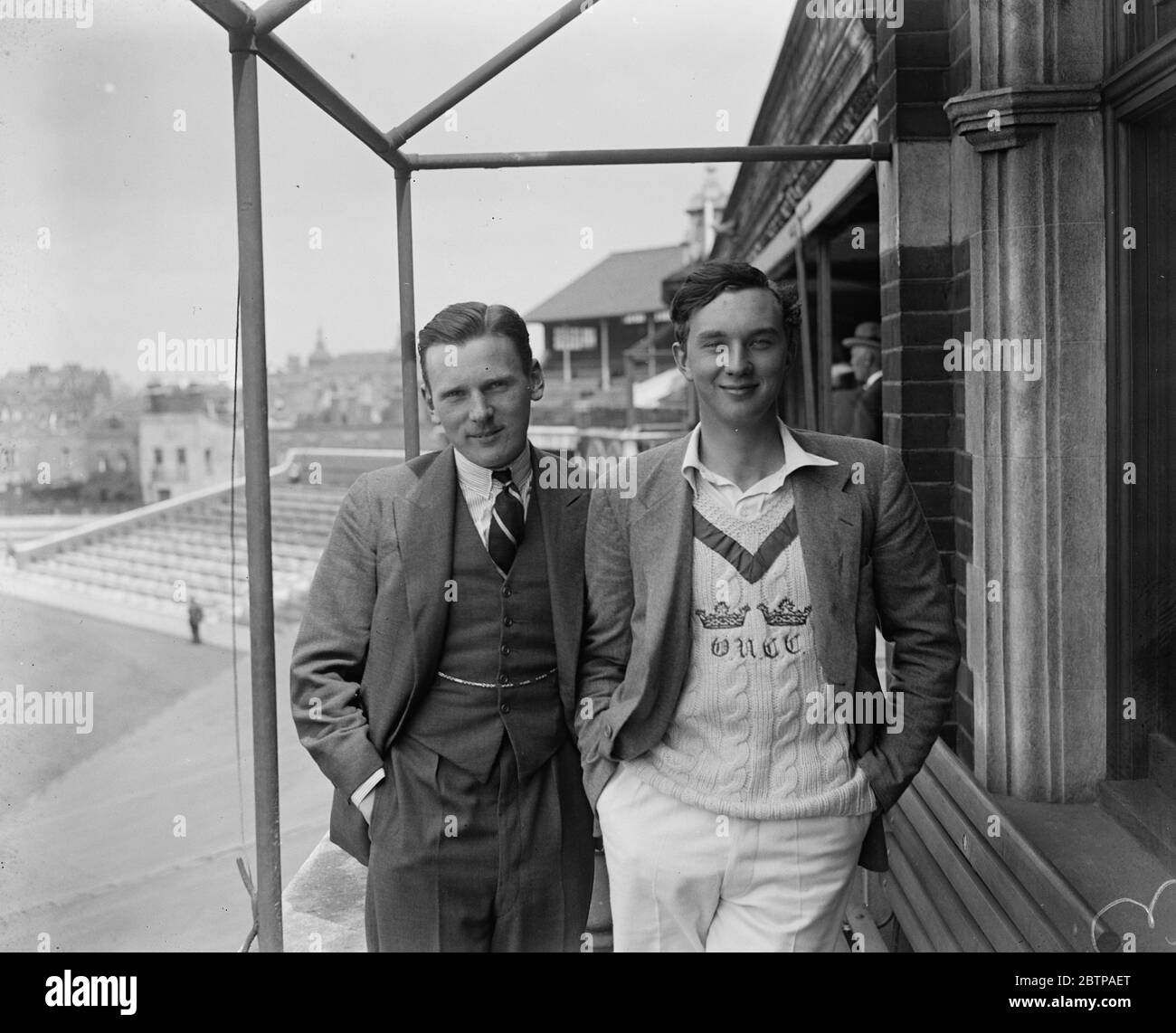 Oxford University cricketer' s . C K Hill Wood ( left ) and P V F Cazalet . June 1928 Stock Photo