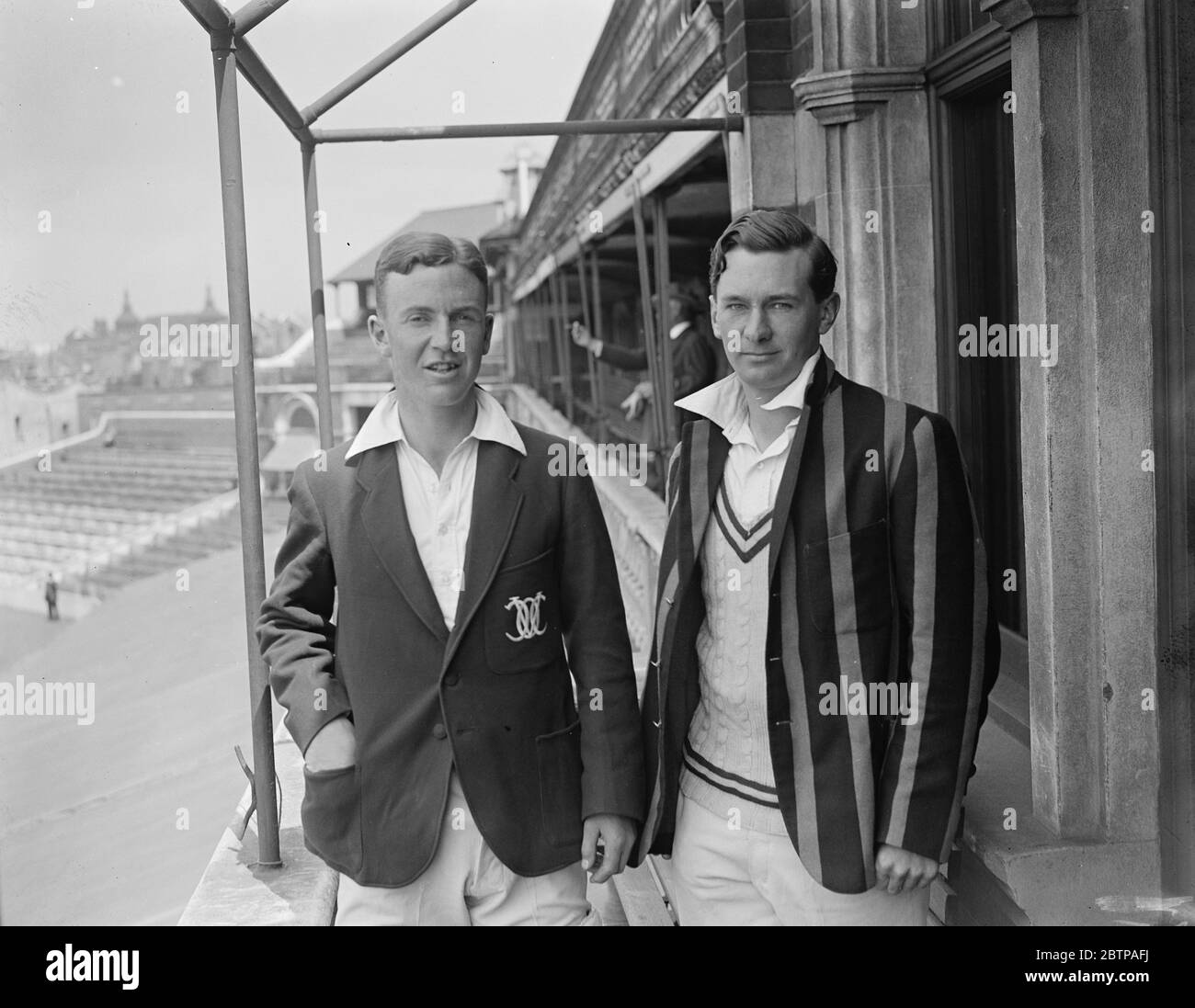 Oxford University cricketer' s . A T Barber ( left ) and D J Hill Wood . . June 1928 Stock Photo