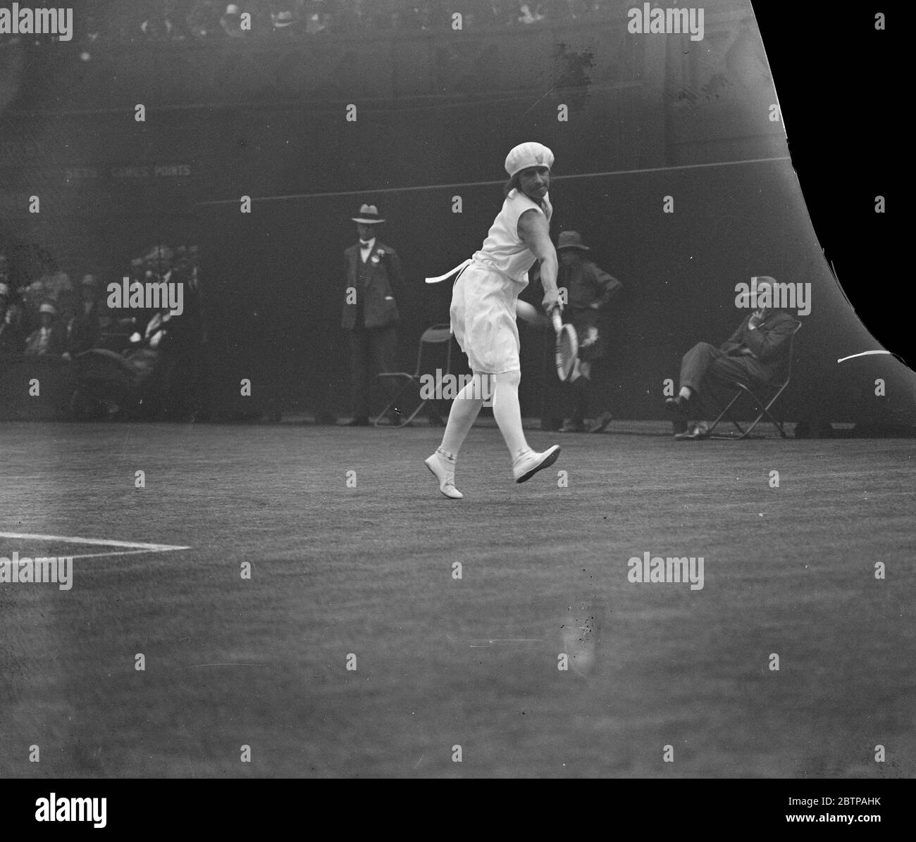 Wimbledon . Mrs Bundy in play . 3 July 1929 Stock Photo