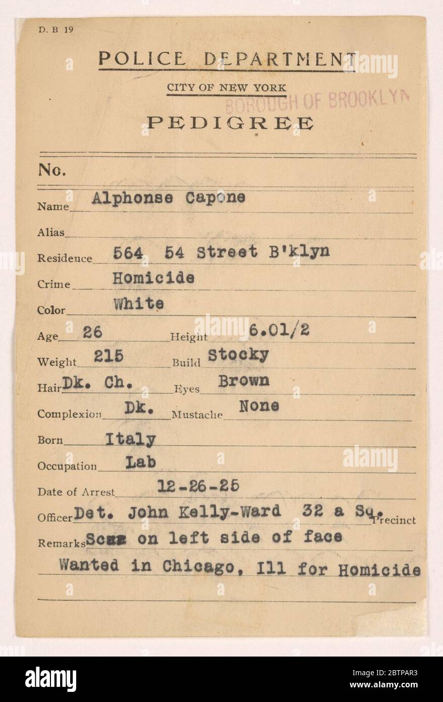 Police Pedigree Document for Alphonse Capone. Al Capone-'Scarface'-the most notorious gangster of the 1920s, was a bootlegger in Chicago, a city whose violent 'beer wars' during prohibition made it the symbol of organized crime in America. Stock Photo