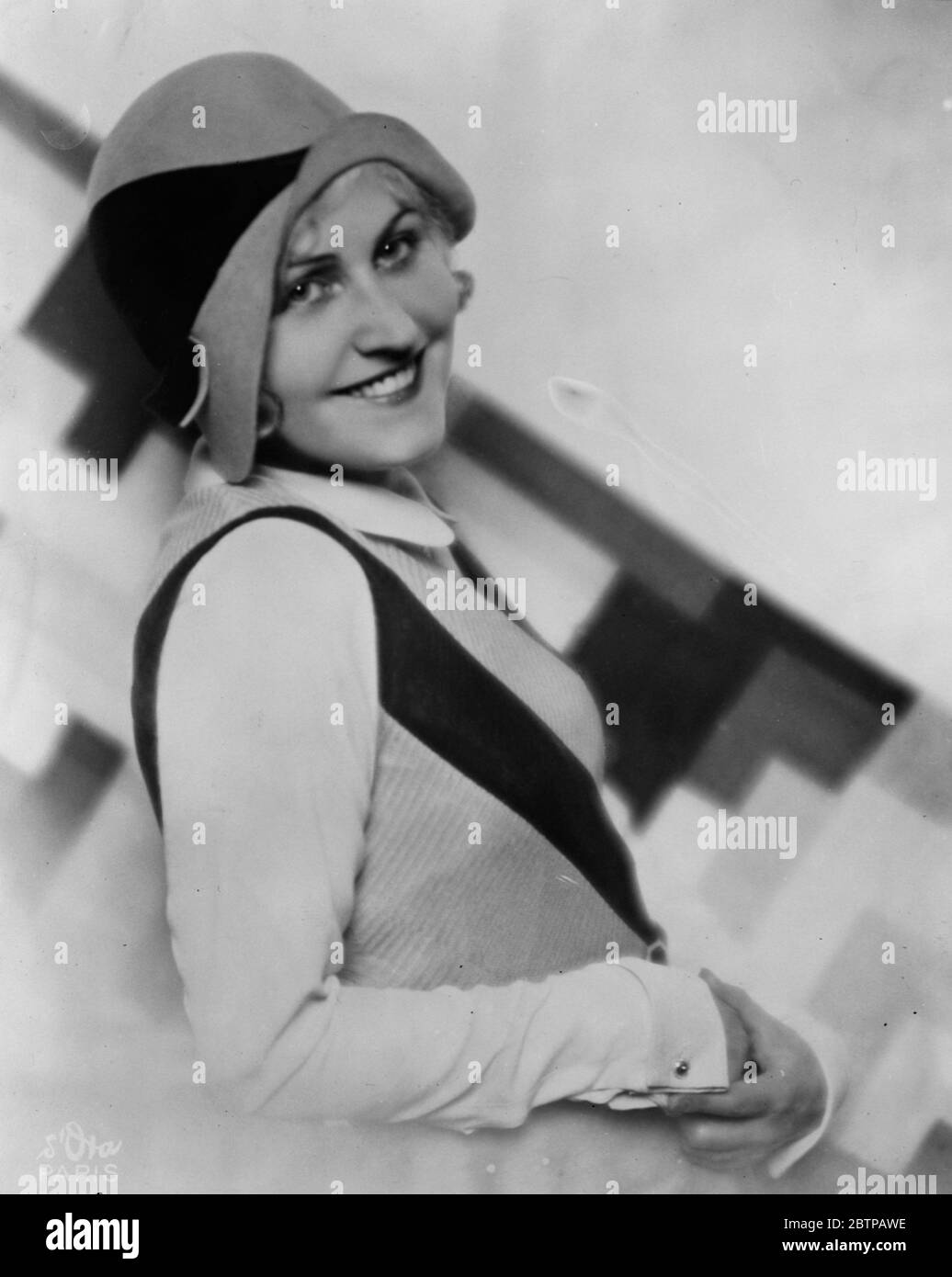 Champion woman golfer . Mdlle Daniela Parola , who won the French theatrical women ' s tournament . 24 October 1929 Stock Photo