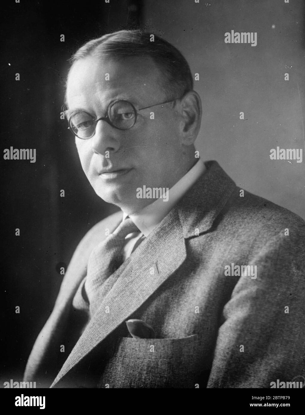 New Year 's honours . Mr John Alexander Hammerton . Editor of the Universal Encyclopaedia , Universal History of the World , People of All Nations , etc a Knight . 31 December 1931 Stock Photo