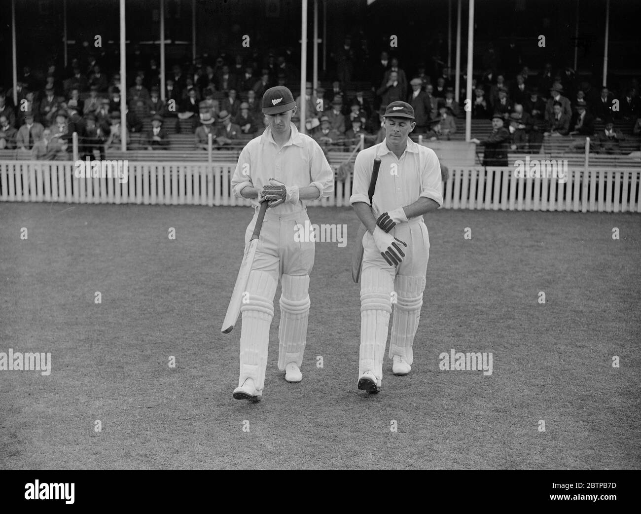 Cricketers . Mills ( left ) and Weir ( New Zealand ) . 1 July 1931
