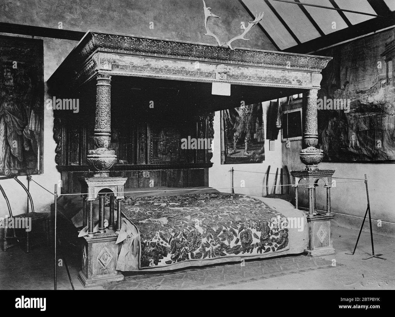 Great Bed of Ware . Acquired by National Art Collection fund . The Great Bed of Ware is 10 ' 9 '' in length and breadth and 7' 6 1/2 '' in height and is one of the most magnificent examples of its period . 10 July 1931 Stock Photo
