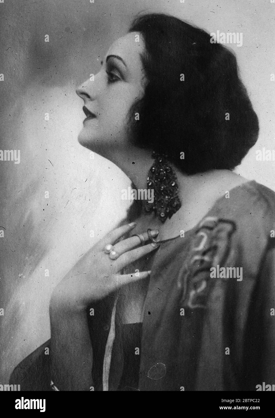 White Fingers like fireflies . Fern Andra , the German film star , who is now in London . 9 March 1928 Stock Photo